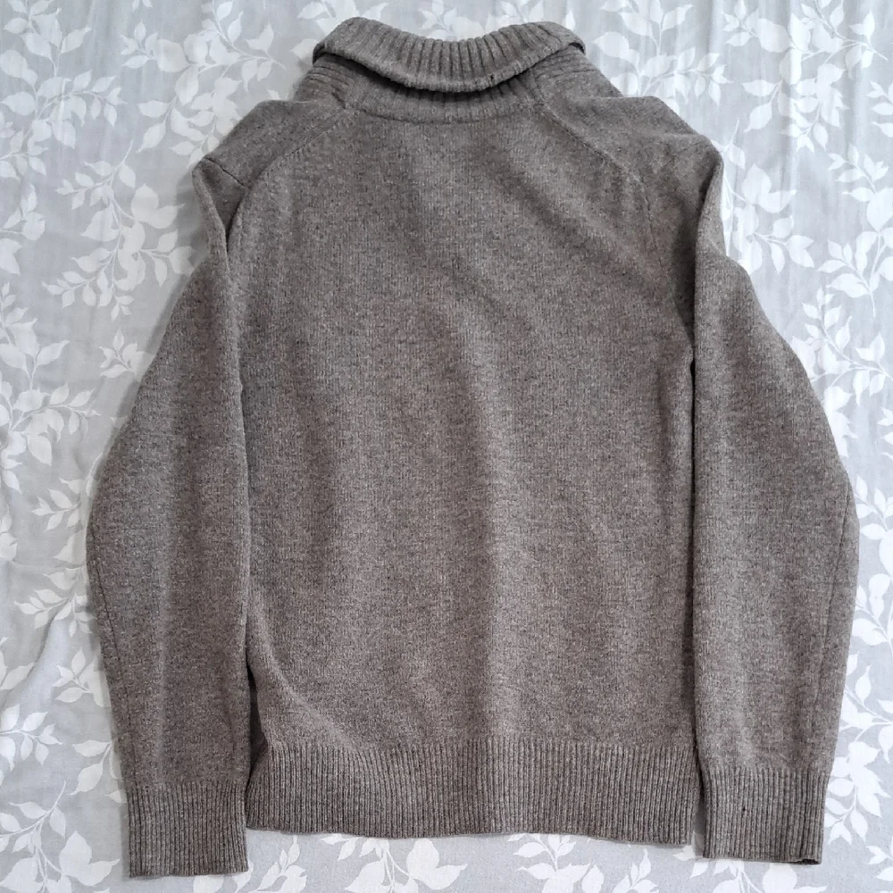 3/$10 💫 J. Crew Charcoal Knit Sweater Small - Picture 3 of 5